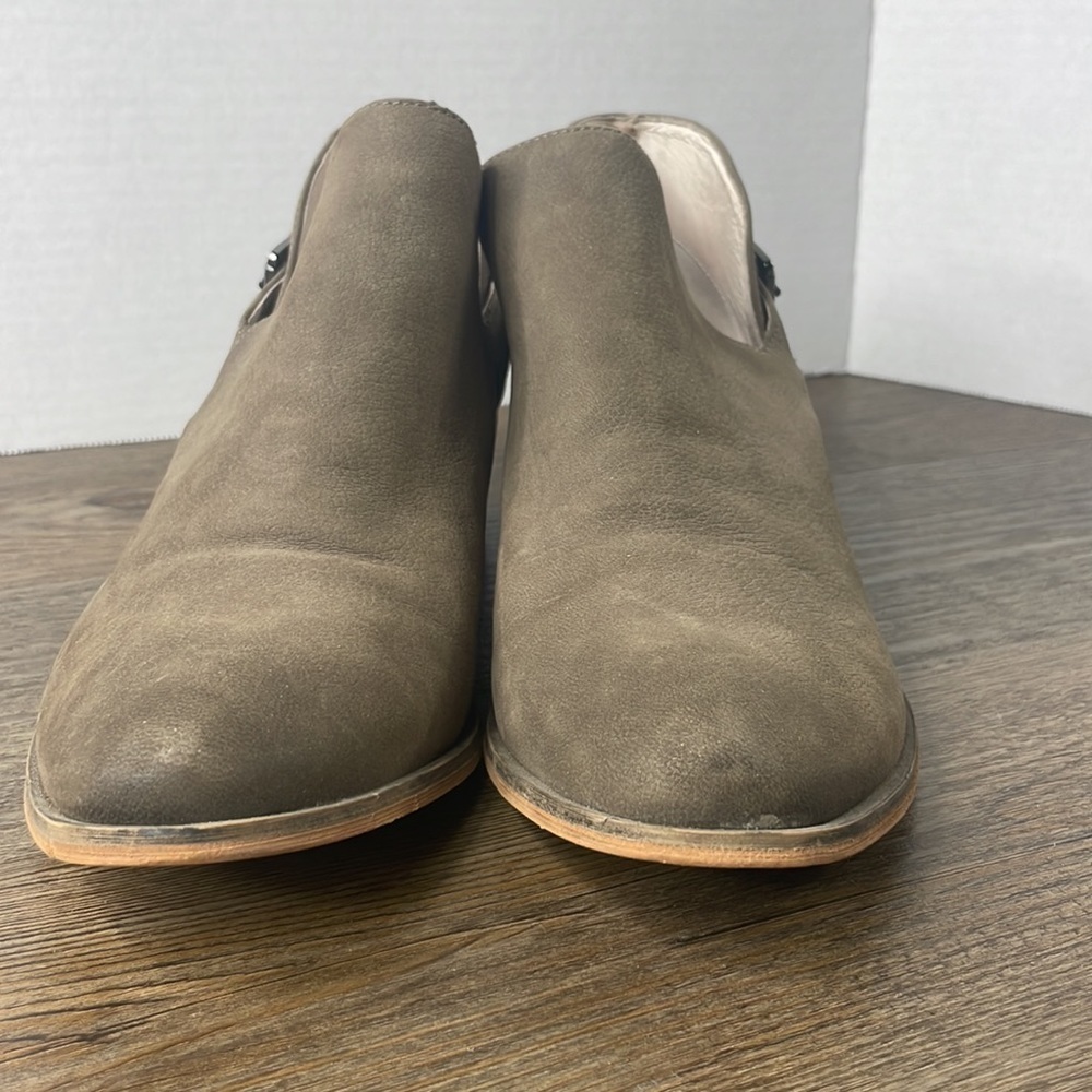 Caslon Women’s Grey Beige Ankle Bootie, size 9 - Picture 7 of 11